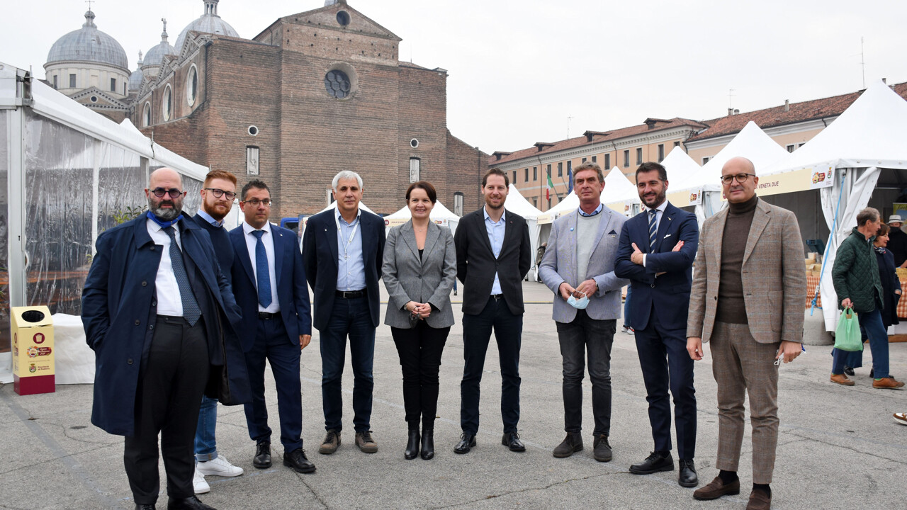 Immagine dei parlamentari Bizzotto e Borchia Immagine dei parlamentari Bizzotto e Borchia
