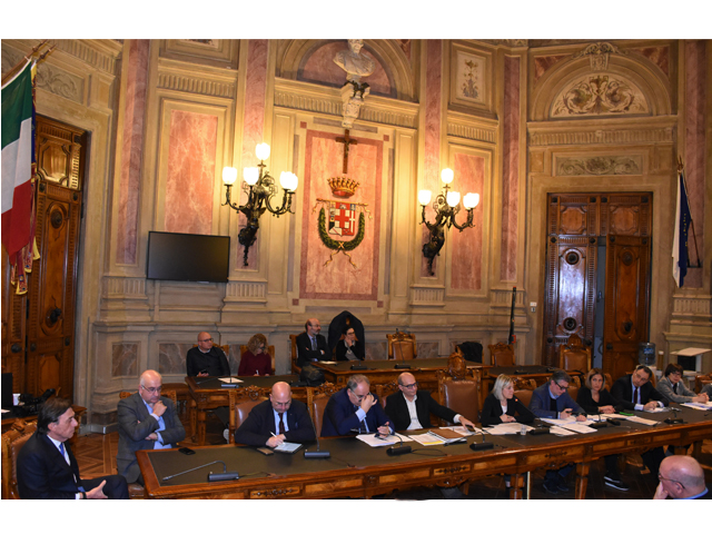 Tavolo dei relatori presenti all'incontro Tavolo dei relatori presenti all'incontro