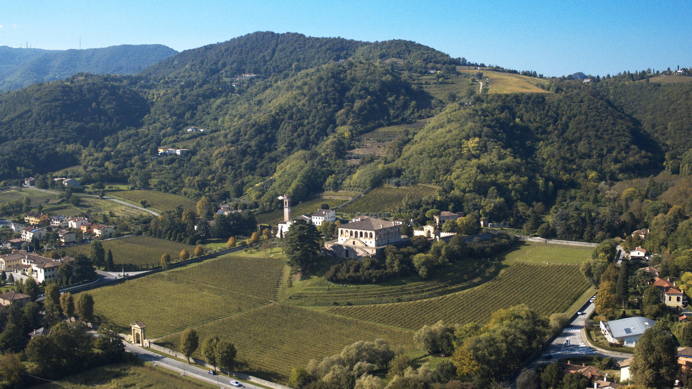 vista dall'alto colli euganeri e provincia di Padova vista dall'alto colli euganeri e provincia di Padova