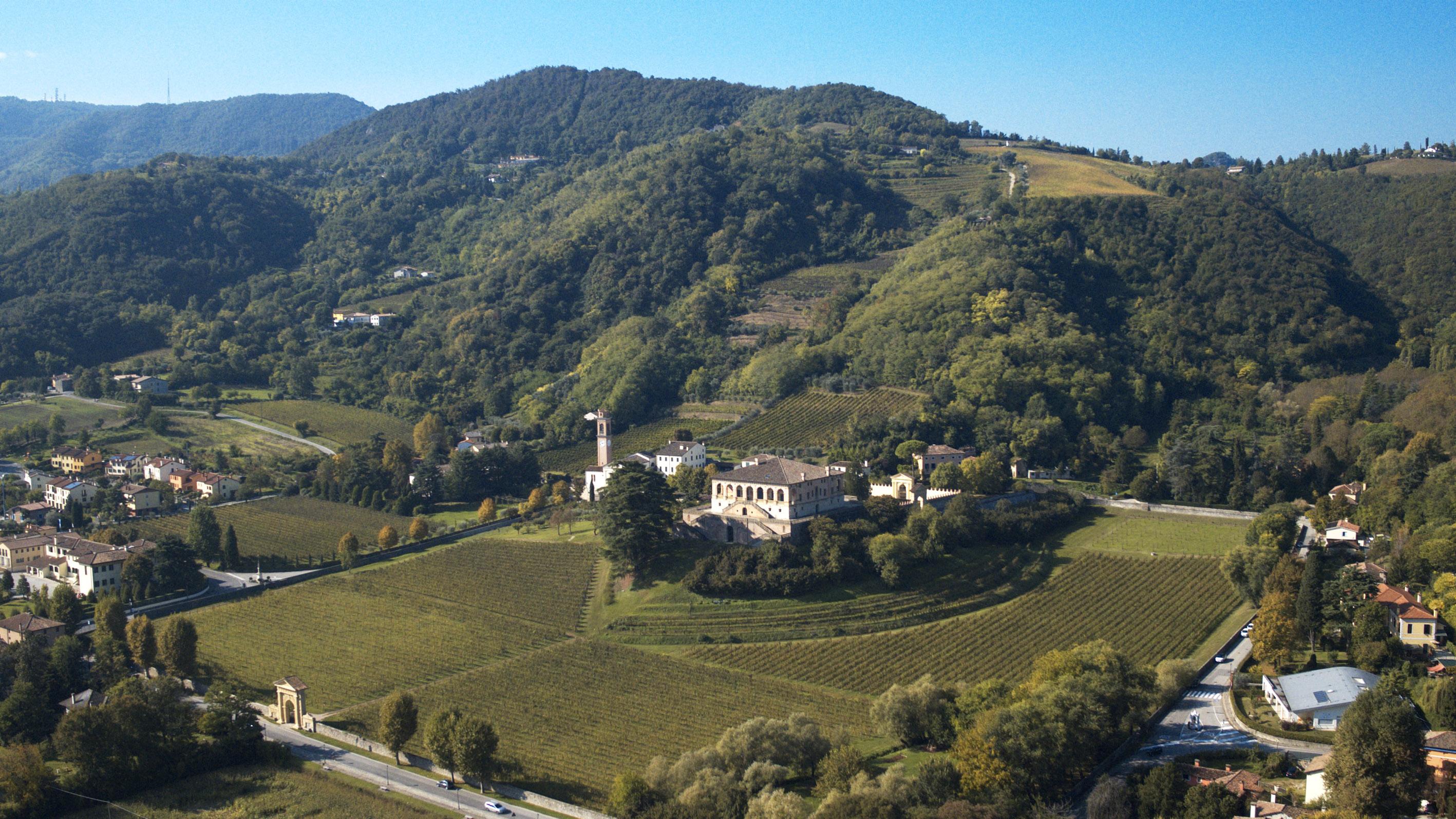 vista dall'alto colli euganeri e provincia di Padova