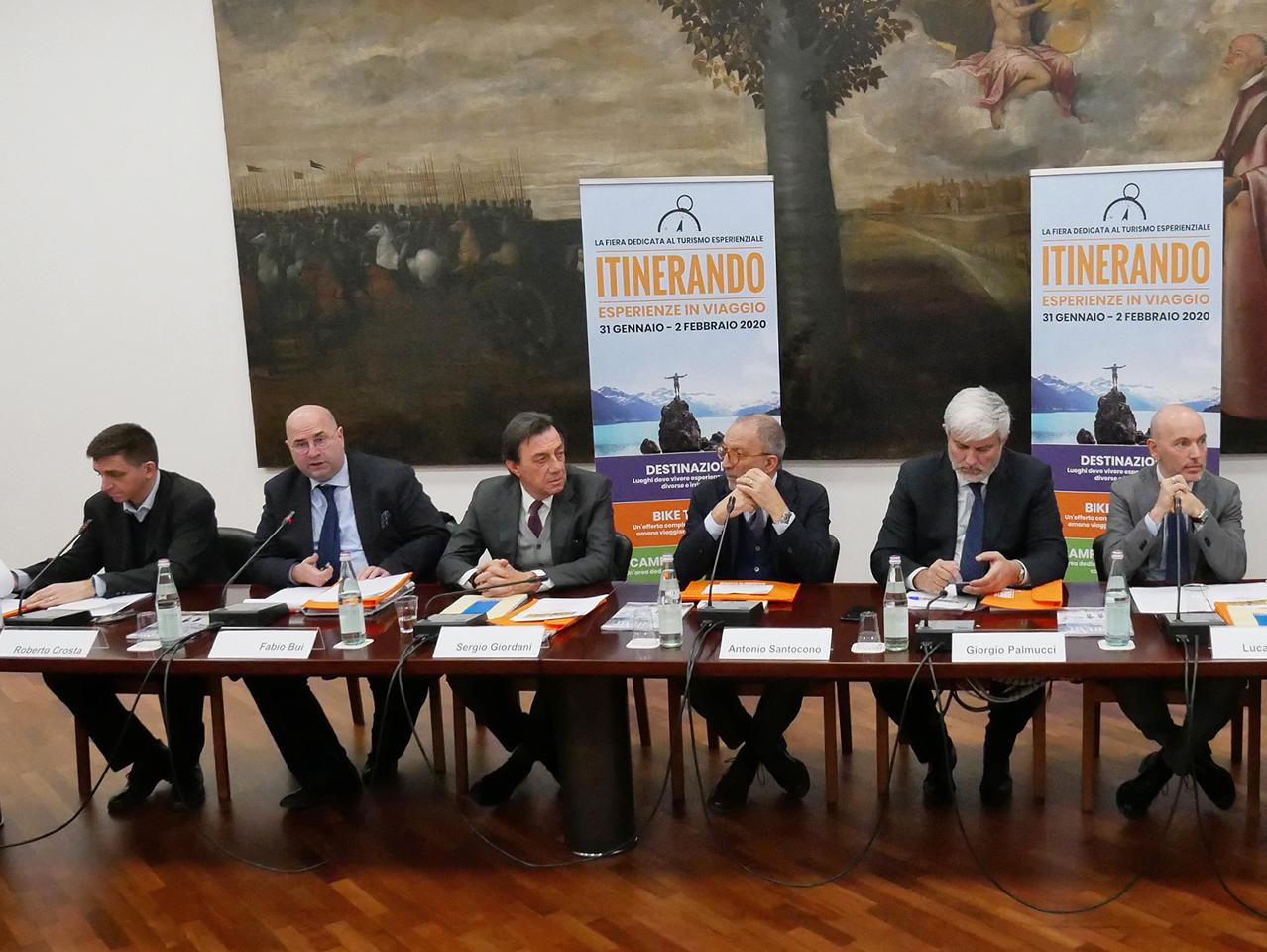 Foto di gruppo dei partecipanti alla conferenza stampa Foto dei partecipanti all'incontro