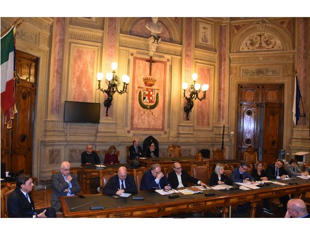 Tavolo dei relatori presenti all'incontro Tavolo dei relatori presenti all'incontro