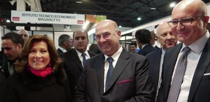 Il presidente del Senato visita lo stand della Provincia a Exposcuola