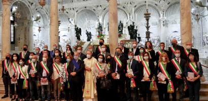 Fabio Bui e gli amministratori locali nella Basilica del Santo