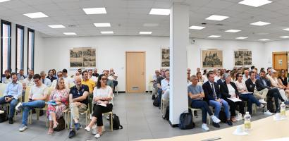 Foto dell'assemblea dei sindaci