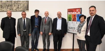 Foto di gruppo dei partecipanti alla conferenza stampa Foto dei partecipanti all'incontro