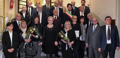 Foto di gruppo dei partecipanti alla premiazione Foto dei partecipanti all'incontro