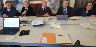 Foto di gruppo dei partecipanti alla conferenza stampa Foto dei partecipanti all'incontro